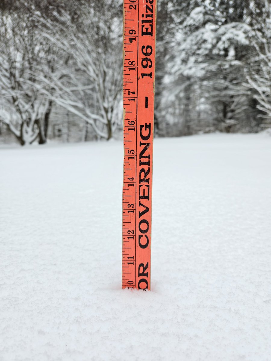 AlbieYuravich's tweet photo. @BradyBGWX A smidge under 10" in Bethany, CT https://t.co/9IdOqqcCKF