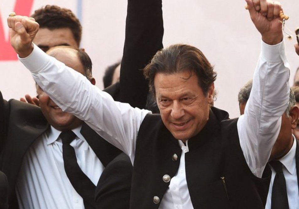 pct_holic's tweet photo. Leader                        Geeders
#Imrankhan #PDM https://t.co/MZyrkfe7cr