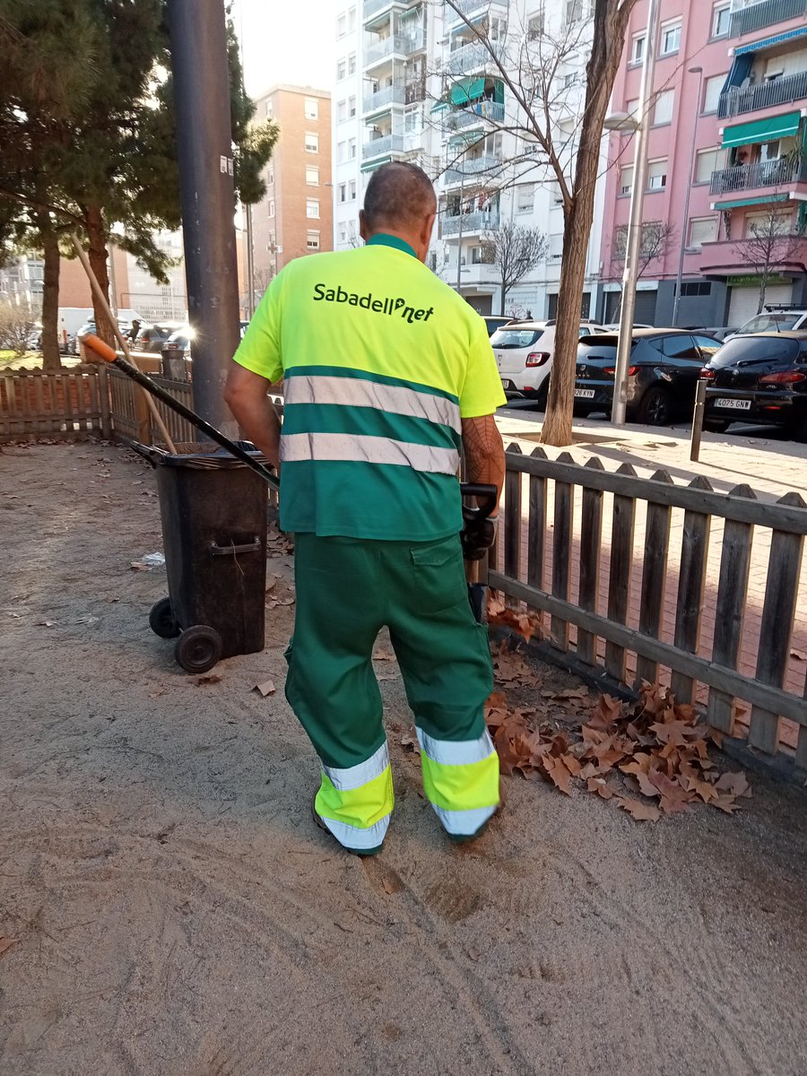 Limpieza plaza participación ciudadana personas cuidando la ciudad <a href="/SmatsaSbd/">SMATSA</a>