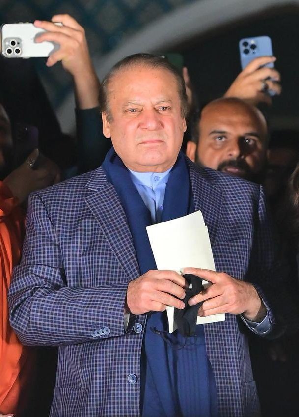 ہمارا تاحیات وزیراعظم 🇵🇰❤💔۔۔
وزیراعظم کے معاملے میں ہم نواز شریف کے علاوہ نواز شریف کو بھی نہیں مانتے ۔۔۔