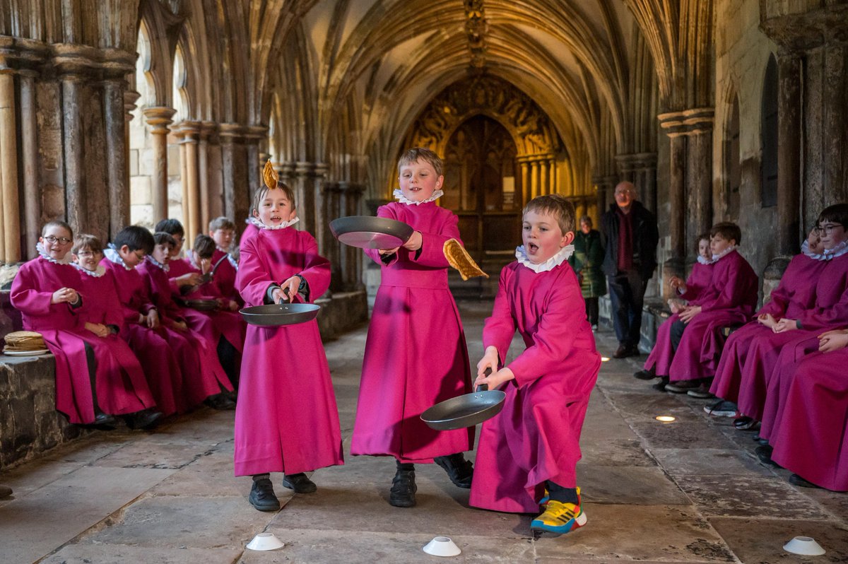 Norwich Cathedral tweet media