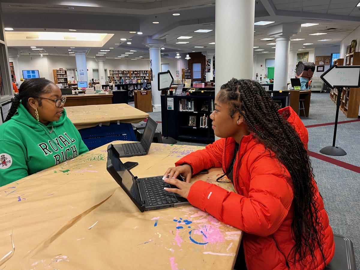 Preparing to read Of Mice and Men, Mrs. Jones's students researched & worked together to create podcasts and videos on topics of the 1920s and 1930s. #TDHSReadsEverywhere #ccpslibraries @GoTDKnights #IgKnightthelight @ajmclaurin4