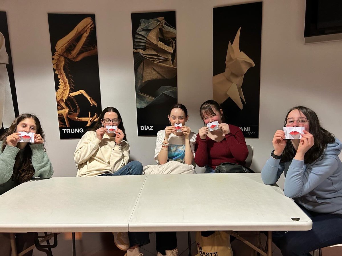 A few more pics of our fantastic day around Zaragoza 😎 including chocolate con churros ☕️ 😋 &amp; a trip to the origami museum! @IesServet <a href="/BanAcademyNews/">Banbridge Academy</a>