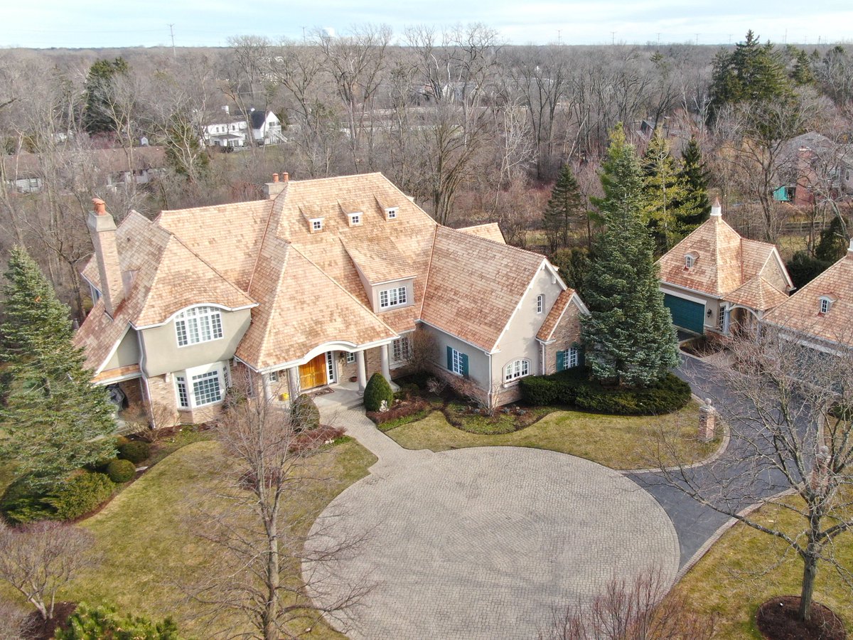 ShakeGuys's tweet photo. Shake Guys guided this Northbrook family through their Roofing Journey, helping them Discover their Roof's natural potential with a Cedar Shake Roof Replacement! Incredible Job Team!π
#ShakeGuys #roofing #CedarShake #cedarshakeroof #newroofinstallation #newroofing #Northbrookil https://t.co/jWTt8p1Yms