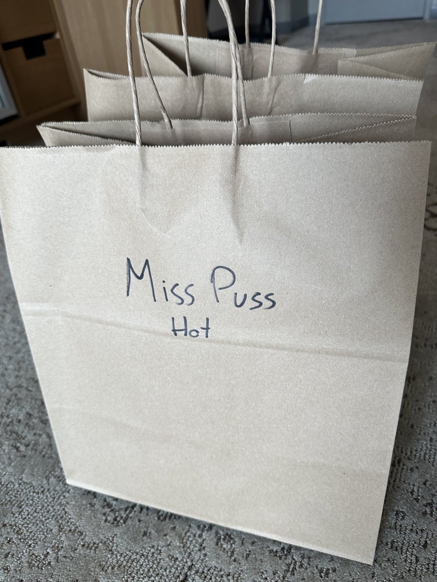 Miss Puss tweet media