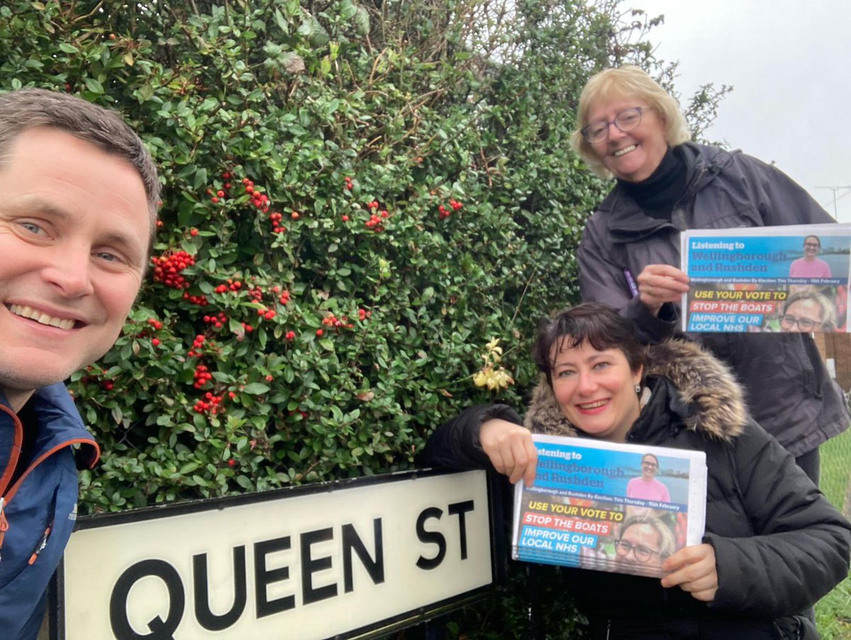 A wet afternoon supporting @helenharrisonuk Parliamentary Candidate Wellingborough & Rushton By Election on Thursday great to catch up with @MichelleLowe14 @MrTomMercer @rsimpson418