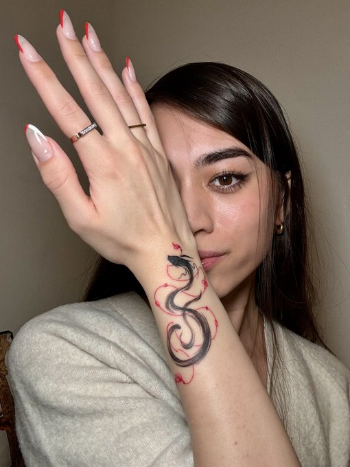 Watch Victoria Salvatore's leaked NSFW photo on TwXstars