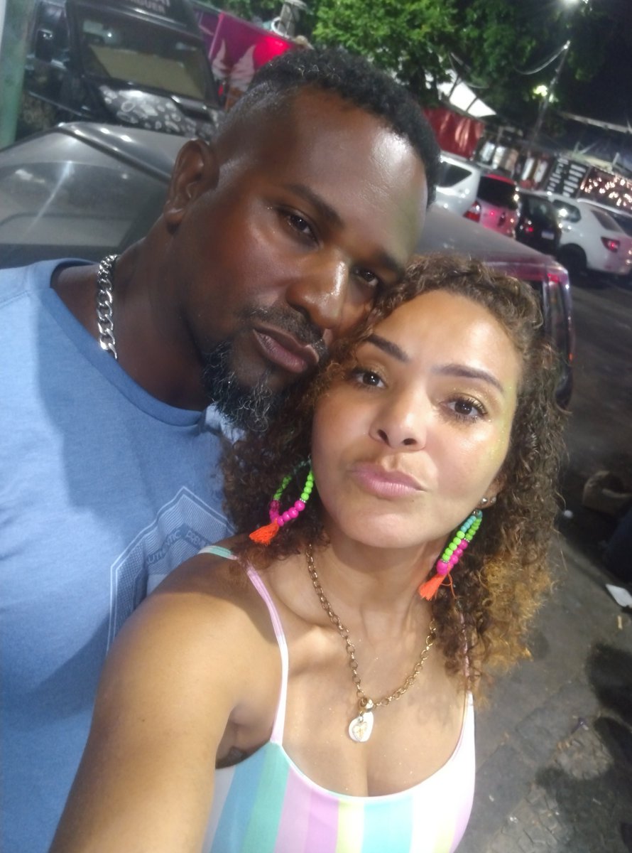 Mariana77991413's tweet photo. "Minha melhor versão tem nós dois juntos..."👩🏼❤️💋👨🏿🥰❤️
#M&H #MeuPar #MeuPreto #MeuNamorado #MeuAmigo #MeuParceiro https://t.co/fZTQgb1D9L