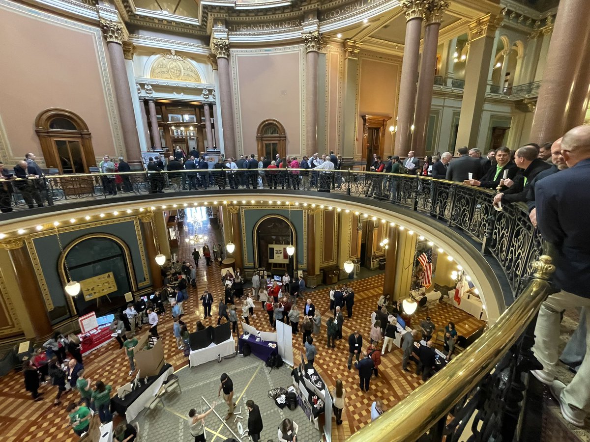 iowa_aea's tweet photo. One Voice for Iowa Students: The AEAs, IASB, and SAI are uniting today for a Day on the Hill! #EveryDayatAEA #ialegis https://t.co/bkAp2wm6kH