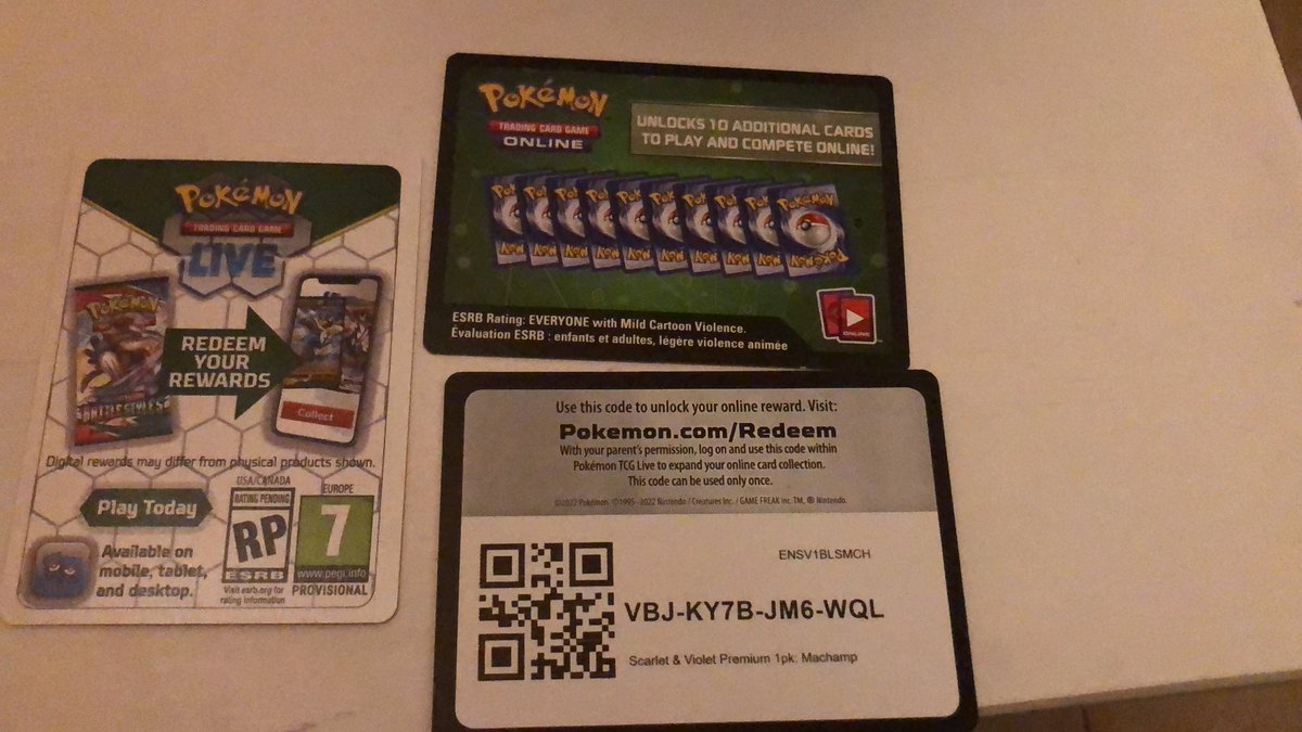 Weet iemand of ik hier nog iets mee kan? De QR-Codes doen het niet…denk ik. #pokemon