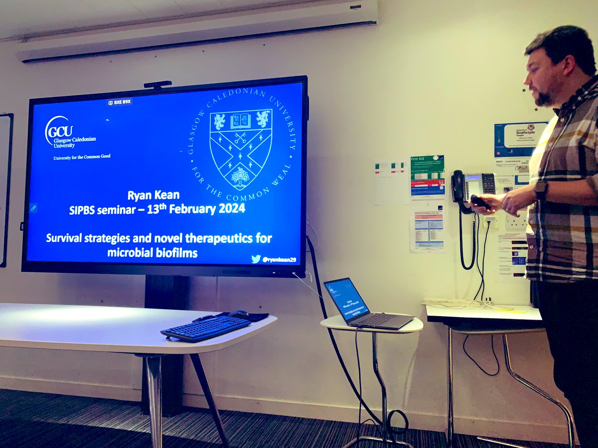 Was a pleasure to host @ryankean29 (@GCUSHLS @GCU_BIO) for his seminar at @SIPBS_Strath. Great to see such diverse areas of biofilm research happening in Glasgow!