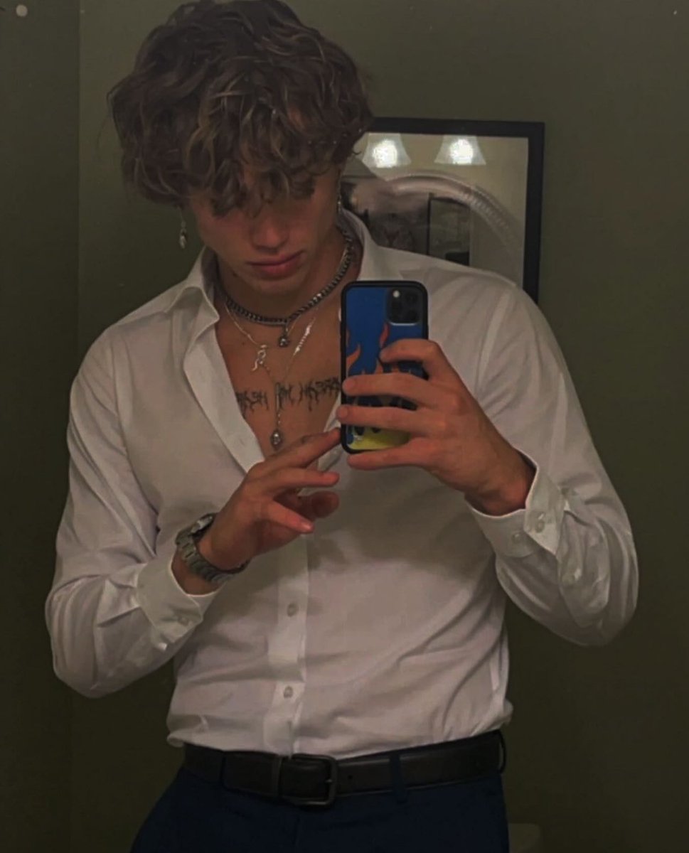 dogwalker1997's tweet photo. your toxic ex,

  𝑨𝑳𝑬𝑿𝑨𝑵𝑫𝑬𝑹 ” 𝑨𝑳𝑬𝑿 ” 𝑯𝑰𝑳𝑳

27. uni drop out, hate going out w/o drugs in his system.  secretly obsessive, slightly manipulative. generational wealth, no ties to family. addictive personality. taboo kinks, vile thoughts. picks ups fights. flirty. https://t.co/zRznvmUrl3