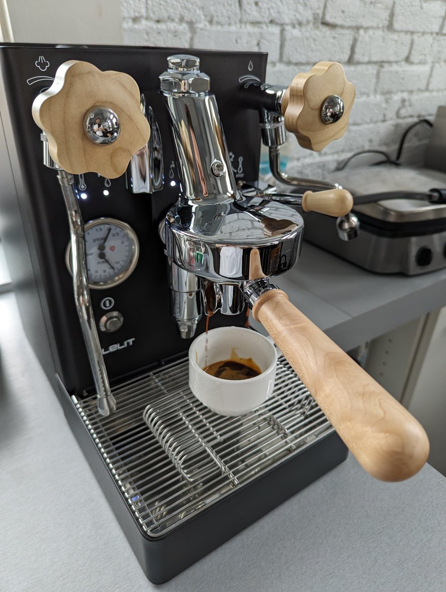 Simon Sarris tweet media