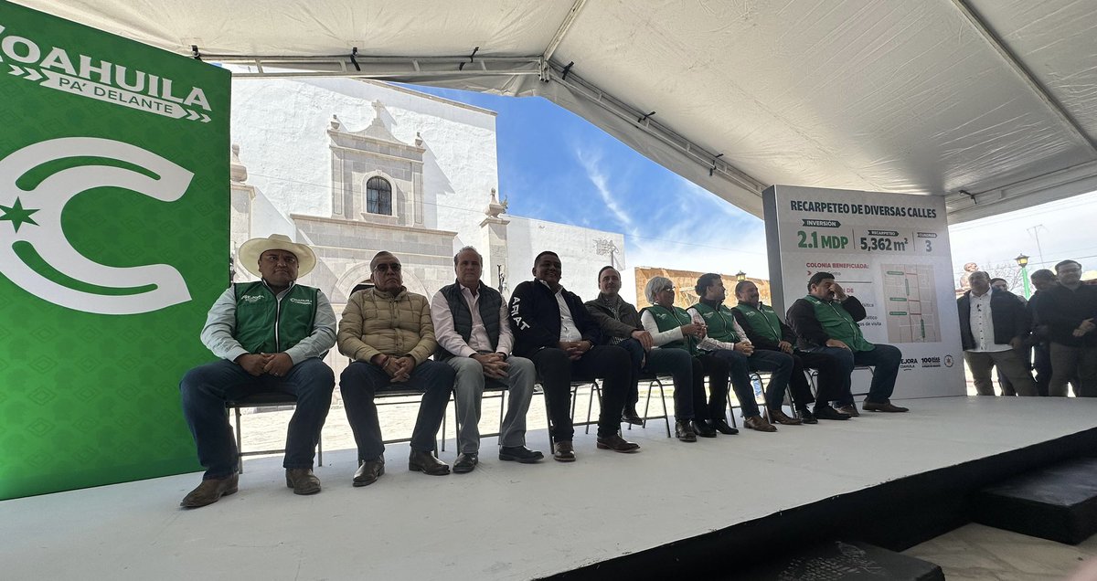 manolojim's tweet image. En el arranque de recarpeteo de diversas calles en #Viesca. Con Obras Sociales a Pasos de Gigante. #CoahuilaPaDelante #100DíasPaDelante #APasosDeGigante #MejoraCoahuila