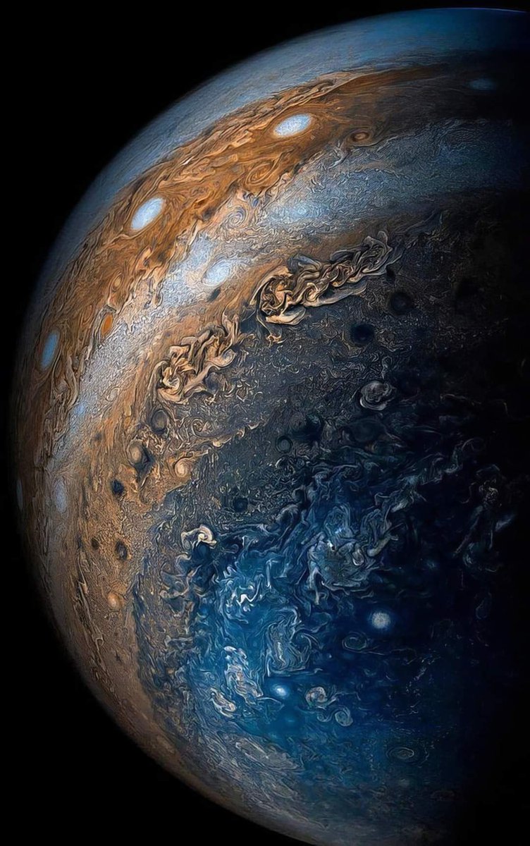 ShiningScience's tweet photo. Most detailed image of Jupiter 😲
credit: NASA https://t.co/08awzc6LzN