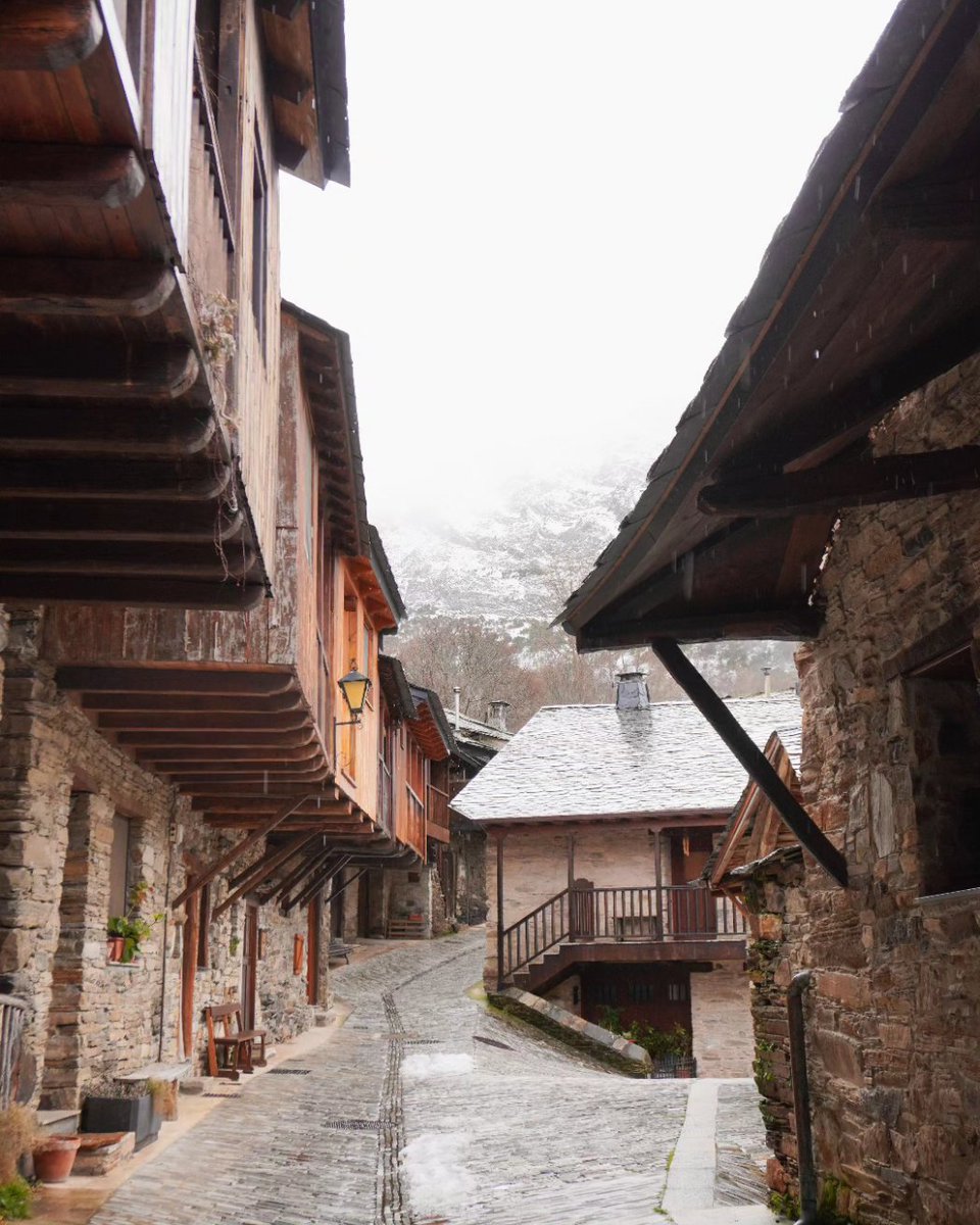 fogarmozarabe's tweet photo. Volvió el invierno a nuestras montañas ❄️🤍 #valledelsilencio https://t.co/O6Jph7GRIn
