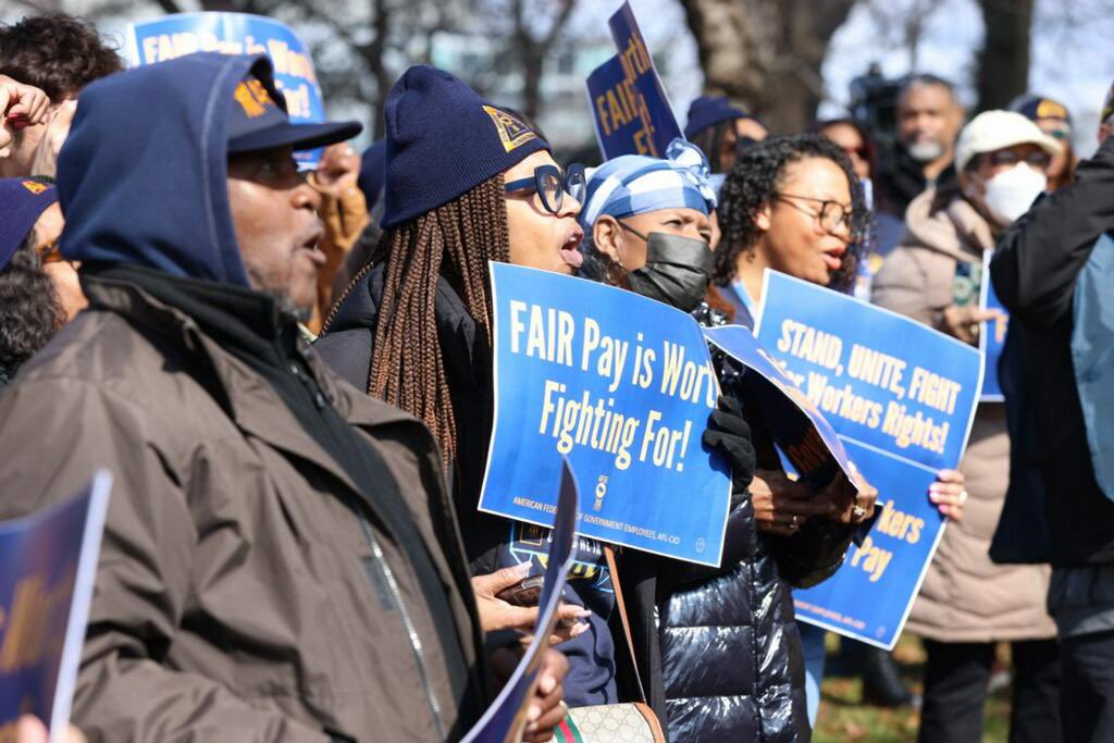 AFGENational's tweet photo. 📢 What are we here for?
🗣️ Seven Point Four!
Government workers deserve FAIR PAY, period. #AFGERising https://t.co/oIXWmuqnam