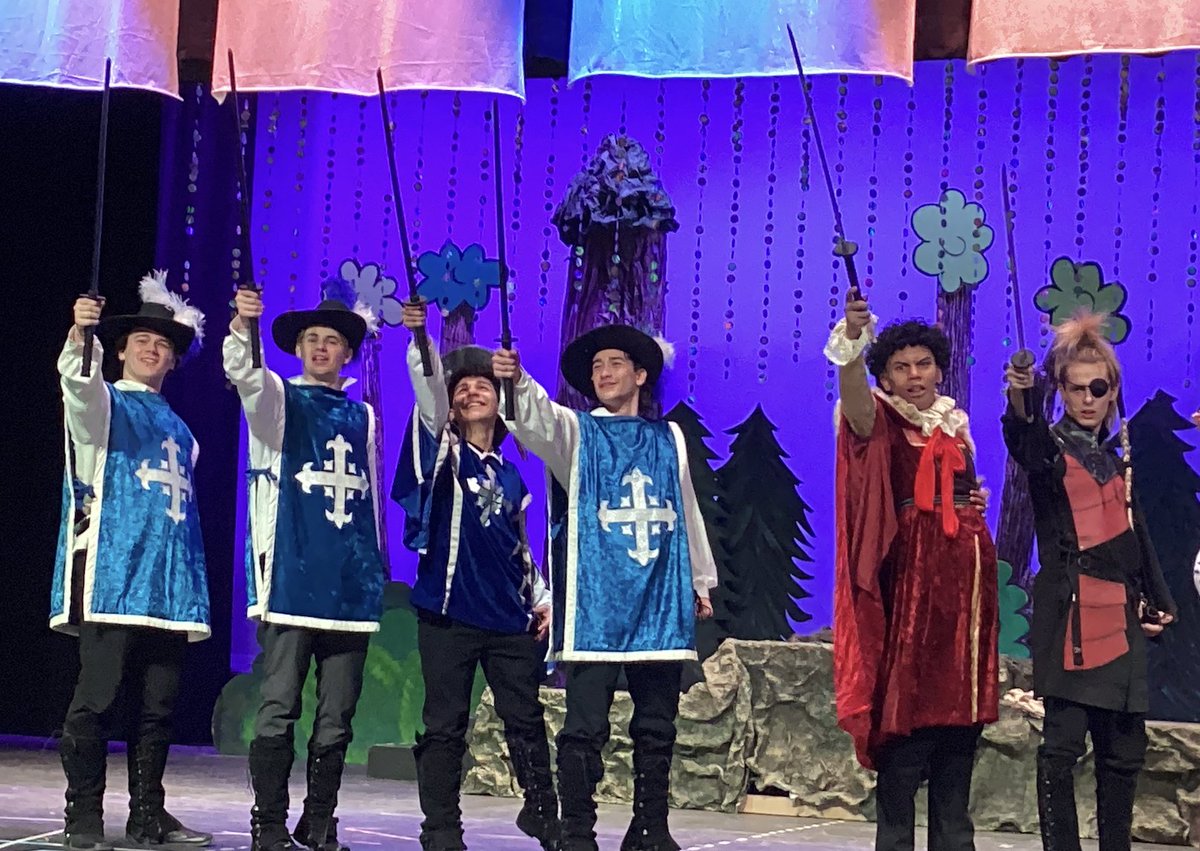 PhsGoBigRed's tweet photo. Join us this weekend (Friday and Sunday) for the PHS Theatre production of The Three Musketers.  The Friday show begins at 6 PM with the Sunday show at 2 PM.  Tickets are $6.  Doors open 30 minutes prior to the show. https://t.co/rYEuKsxVQz