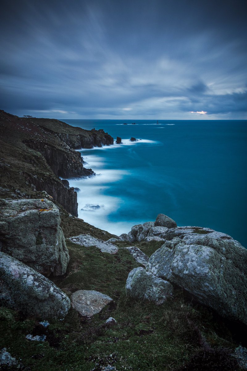 Cliff top views between Lands End and Sennen Cove.
#Cornwall #photography #seascapephotography #longexposurephotography
