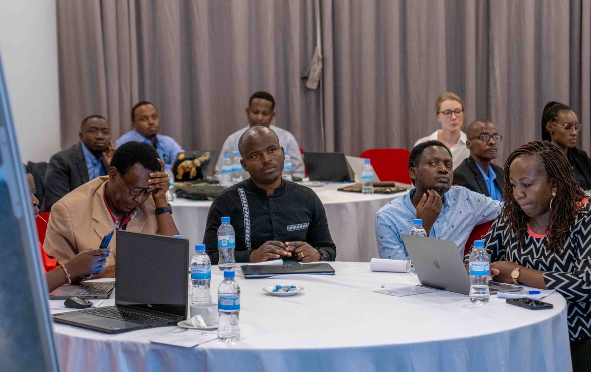 Today, #COHESA co-organized a media café workshop, bringing together media personnel and #OneHealth stakeholders in Rwanda. We're introducing the concept of One Health through the COHESA project to enhance awareness and drive impactful public health communication.