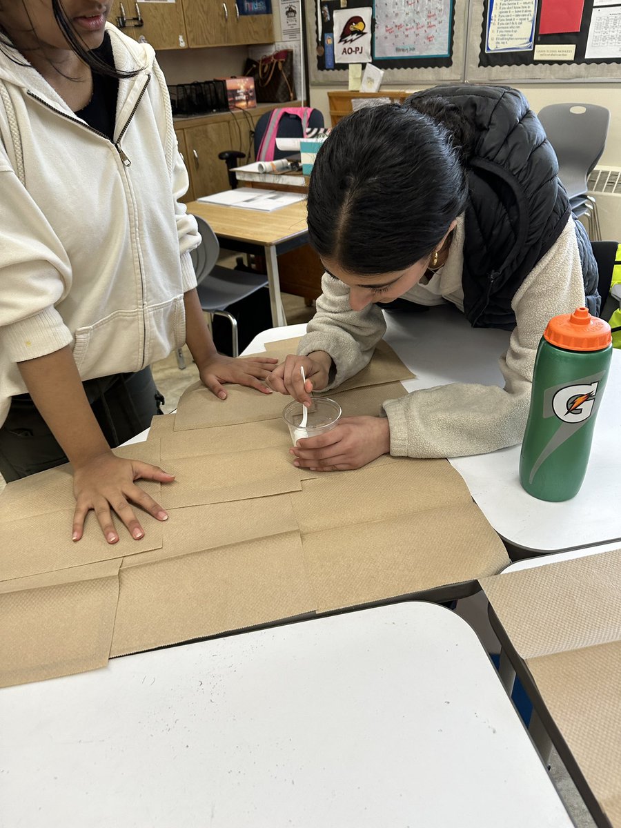 TaraMcFarling1's tweet photo. Is magic mud a fluid? A messy and super fun lab today in grade 8 @Woodman_Wolves @GEDSB #scientistsatwork #investigation https://t.co/WCB4i8sAYV