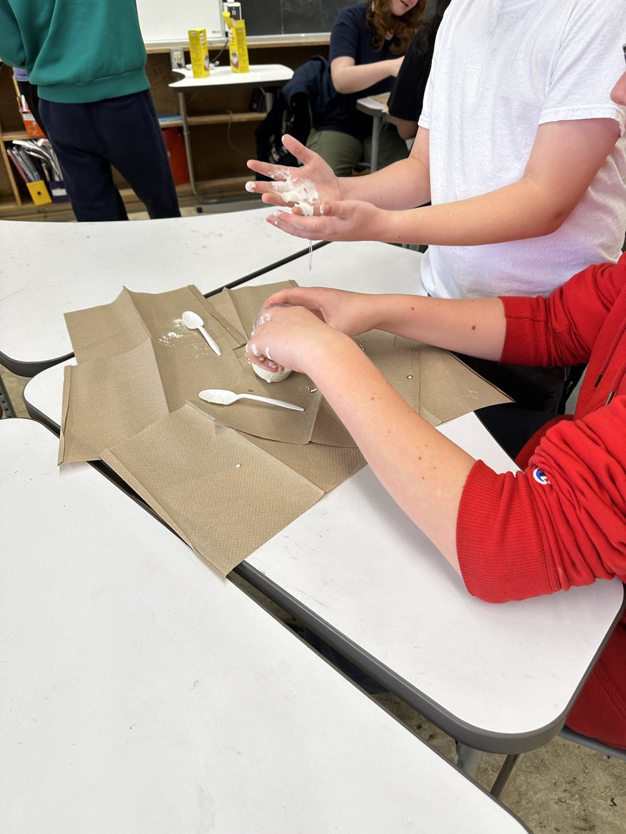 TaraMcFarling1's tweet photo. Is magic mud a fluid? A messy and super fun lab today in grade 8 @Woodman_Wolves @GEDSB #scientistsatwork #investigation https://t.co/WCB4i8sAYV