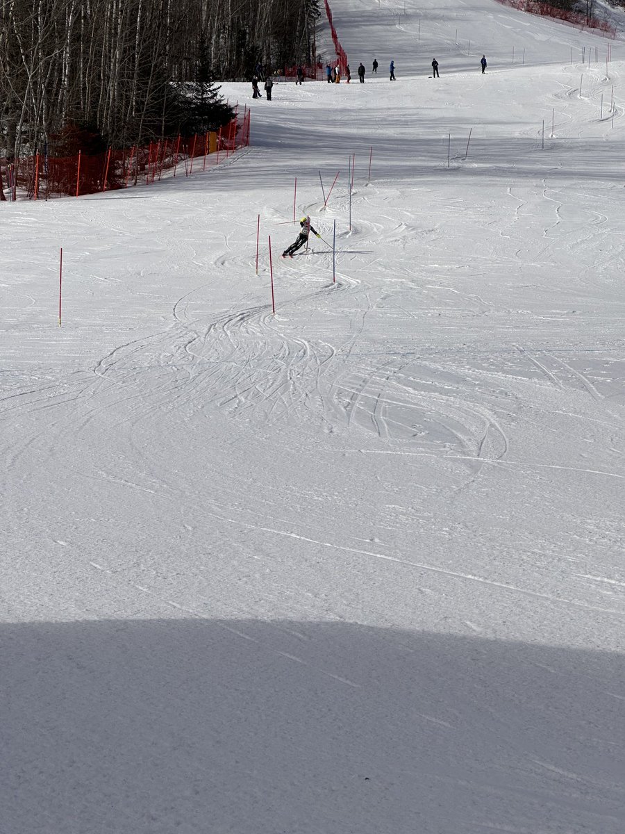 edinahornets's tweet photo. State #mshsl Alpine Ski run one complete. #Hornets ready for run two in a few minutes. #MSHSLState #Hornets https://t.co/nNOOfWuOdI