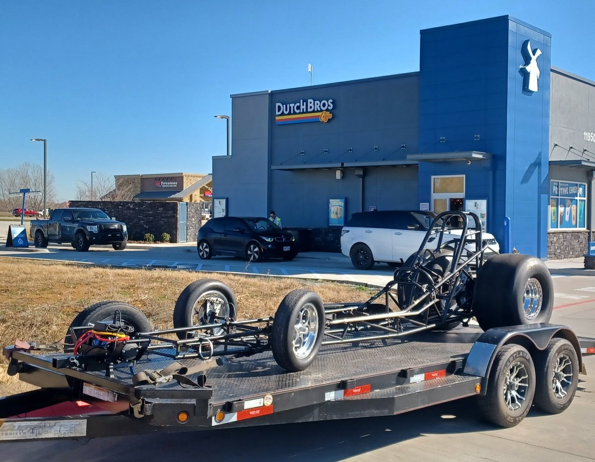 NancyMatter1's tweet image. stopped in at my Favorite Coffee House for an Almond Milk Sugar Free Latte enroute to Jamworks for some personal preference go faster chassis upgrades.

@autolite #PacSprings
#DartonSleeves #DartonArmy
@DutchBros @IGTGConsulting
#RedlineOil #NHRA
@jwilliamsinc03