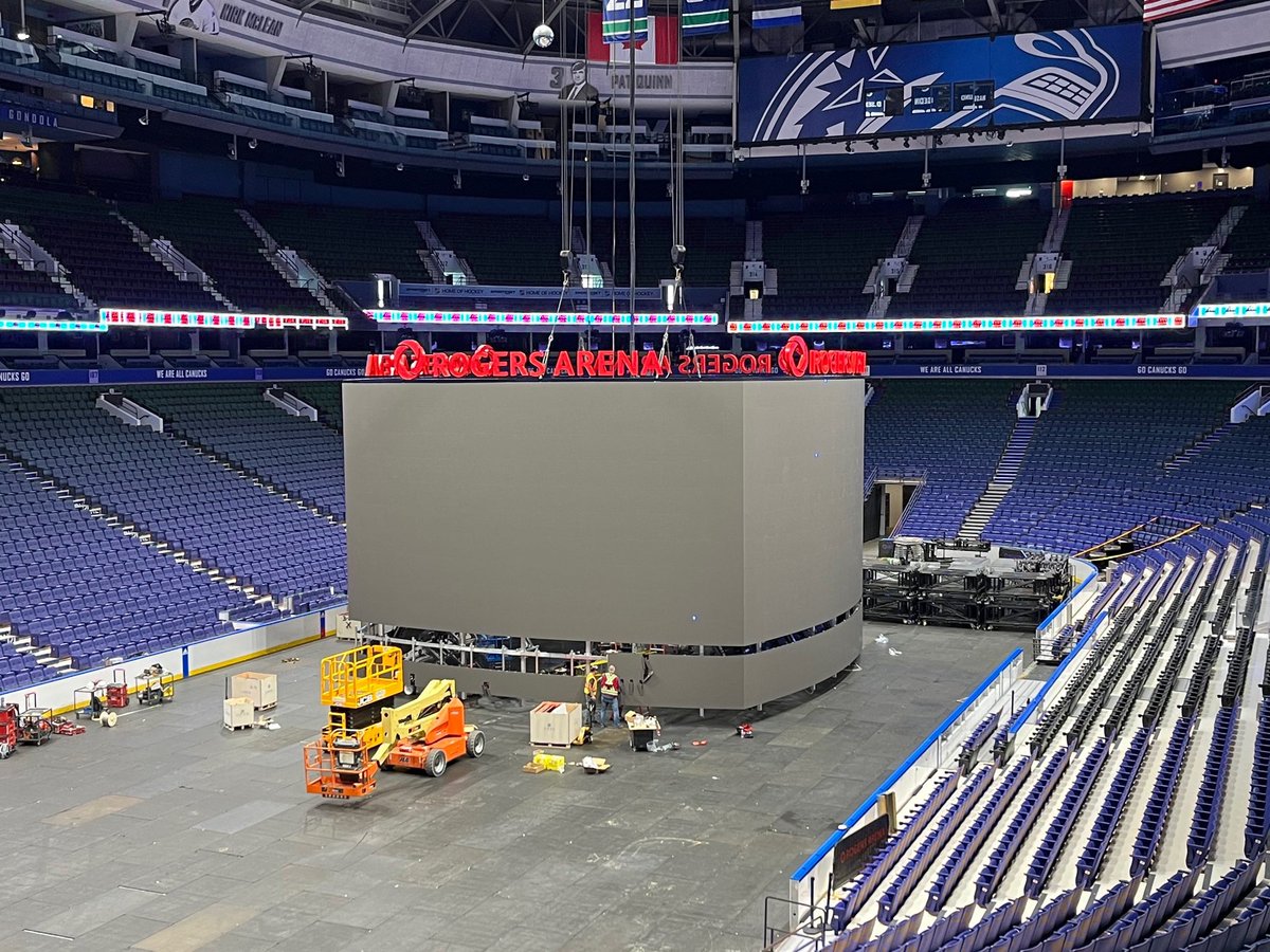 tommykippes2's tweet photo. blue seats at rogers @fr_aquilini https://t.co/ayNDxKrtTd