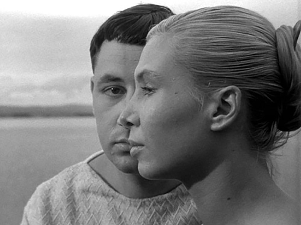 " İkimiz arasındaki bağ, ikimizden de 
  kuvvetli… "

🎬 la Pointe Courte - Agnés Varda, 1955