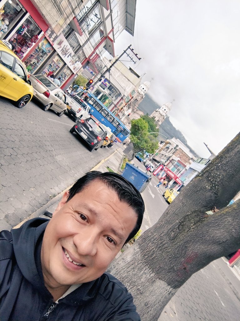 Omar_David80's tweet photo. Conociendo la hermosa ciudad de Ibarra 🙌🙏🇪🇨  Sembrando el Maravilloso Mensaje de Dios 🙏🙏 #Diosesmuybueno #TeAmoEspirituSanto https://t.co/KY842py4mj
