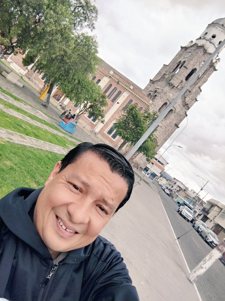 Omar_David80's tweet photo. Conociendo la hermosa ciudad de Ibarra 🙌🙏🇪🇨  Sembrando el Maravilloso Mensaje de Dios 🙏🙏 #Diosesmuybueno #TeAmoEspirituSanto https://t.co/KY842py4mj