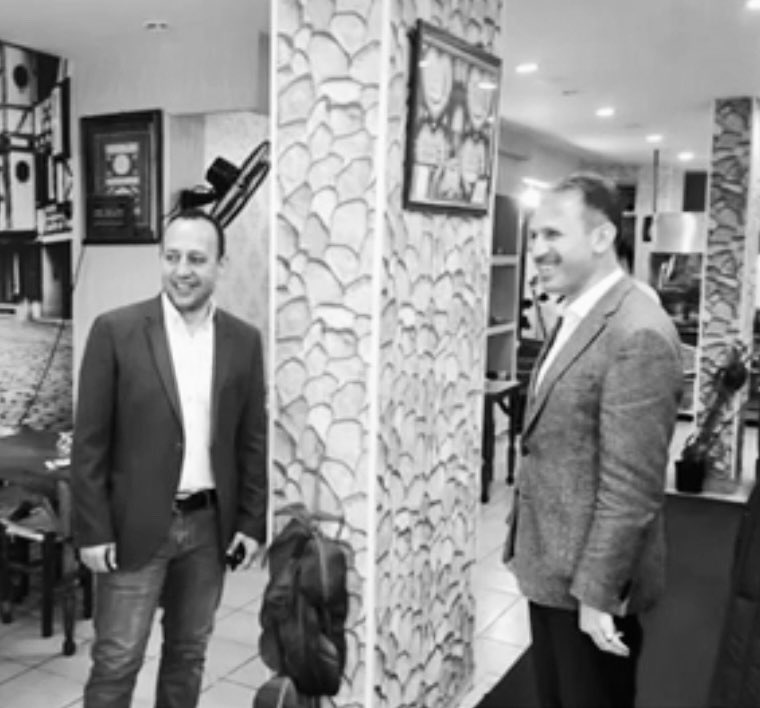 “Ölüm bir köprüdür. Dostu dosta kavuşturur. 
Hz. Muhammed (SAV)”

Değerli kardeşim Salih’in yakalandığı amansız hastalıkla iki yıldan bu yana yaptığı mücadele bugün son buldu.

Takdir-i ilahi tabiki ama yine o mel’un hastalık kazandı. Salihimizi kaybettik. 

Başımız sağ olsun.