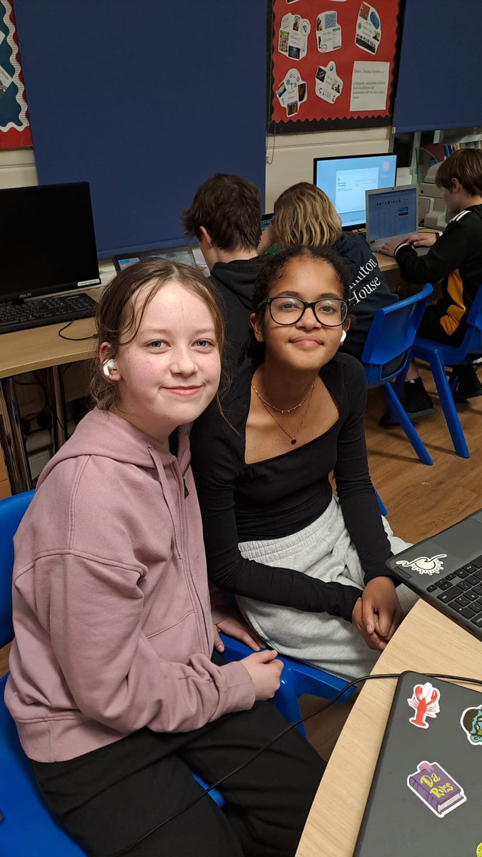 FPSboarders's tweet photo. Tuesday Night in house and the selection of activities are as varied as always. Thank you to the Tuesday Night team for all their enthusiasm. @HeadFelsted @HeadFelstedPrep https://t.co/cJrkTIUJvT