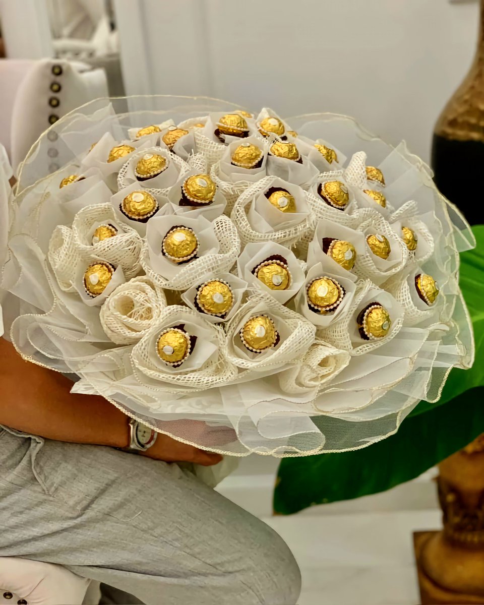 fully_fleur's tweet photo. "วาเลนไทน์กี่รอบ ก็ยังชอบเธอคนเดิม ฮิ้ว" !! 👰‍♀️💍🪻
Pre-order for Valentine's Day '2024💝 🍫 Delivering_emotions fresh flowers 24hr. 
📞 : 0936954552 
LINE : fully-fleur  
Line@ 👉 https://t.co/jvdzDWp866

💐ミ★🪻🌈 ♡👰‍♀️💍ೃ⁀➷ #วาเลนไทน์   #14กุมภาพันธ์จะมาบอกรัก https://t.co/iov8yLwqtQ