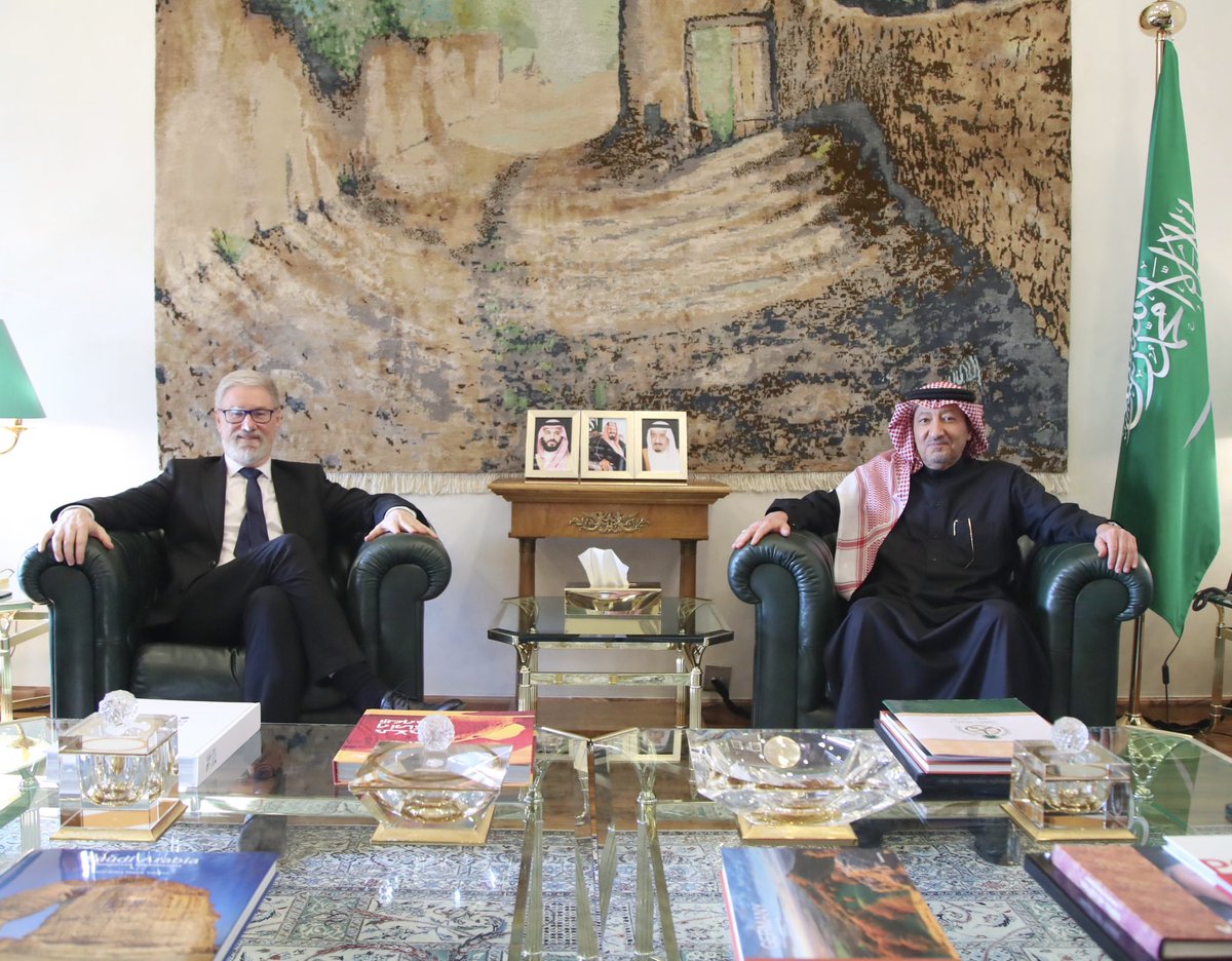 #Riyadh | Vice Minister of Foreign Affairs H.E @W_Elkhereiji received at the Ministry's Headquarters, Chairman of the Board of Directors of @BGDialogue, Professor @LH_Roeller, to discuss ways of joint cooperation and exchange views on matters of mutual concern.