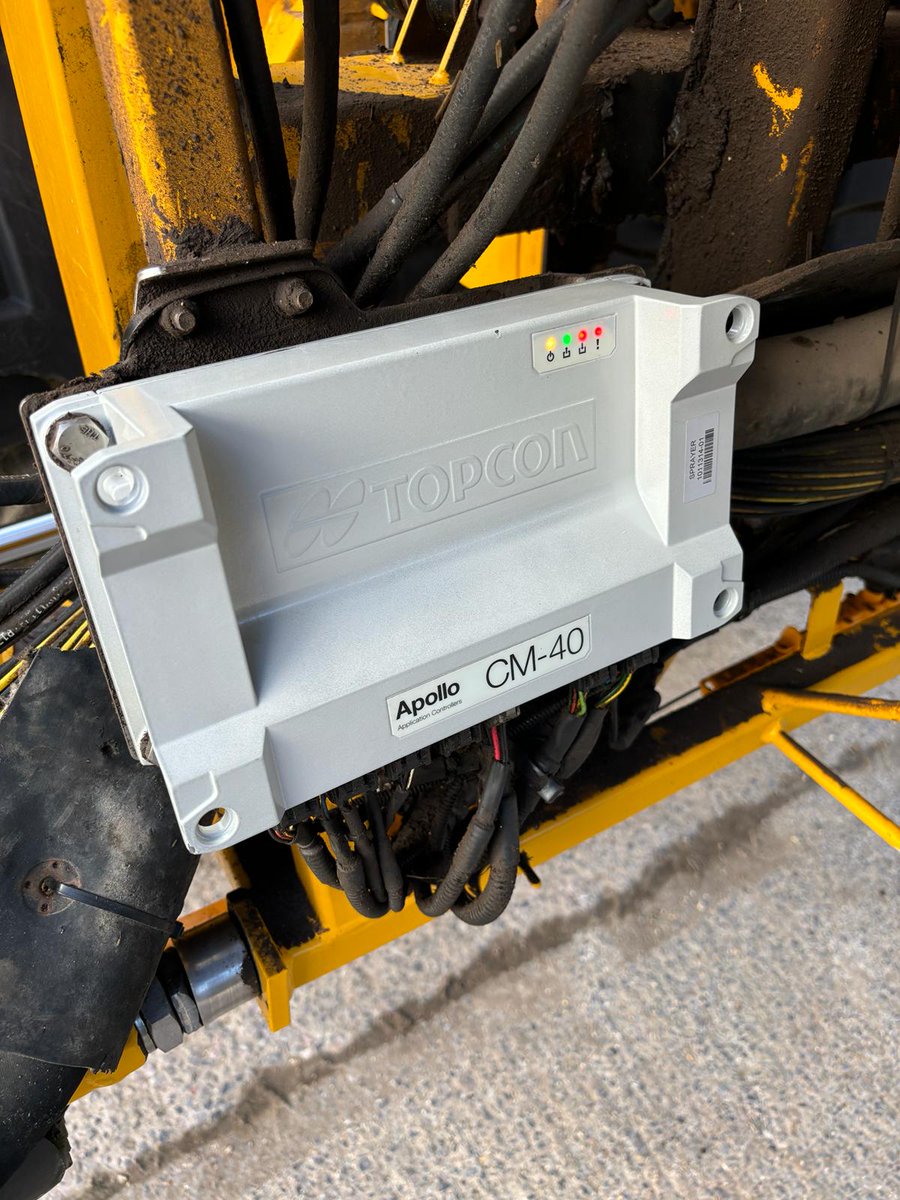 LHAgro's tweet photo. Service visit to this Chafer trailed sprayer in Dorset this week, with a repaired Apollo ISObus spray controller. Rate and section control are now fully functional again via the John Deere tractorβs armrest console π
#LHAgro #Topcon #CropSprayer https://t.co/9jKGZ0GfnE