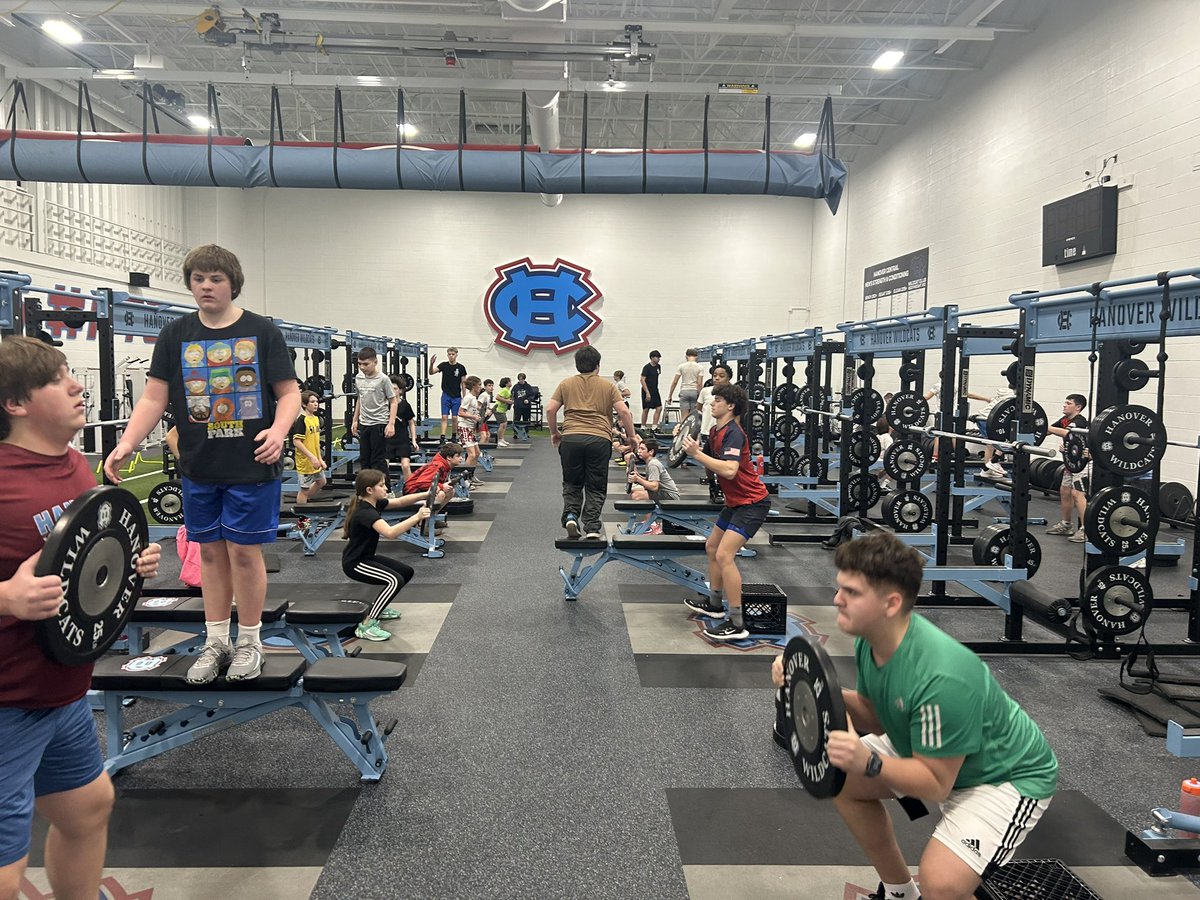 Coach_Grezenko's tweet photo. Middle School is off to a great start! The standard is set! We’re developing the habits and building the foundation necessary for success! The only secret to success is having the discipline to stack the days required to be elite! #SavageMindset #BuildingApexPredators https://t.co/HXhRHrgssL