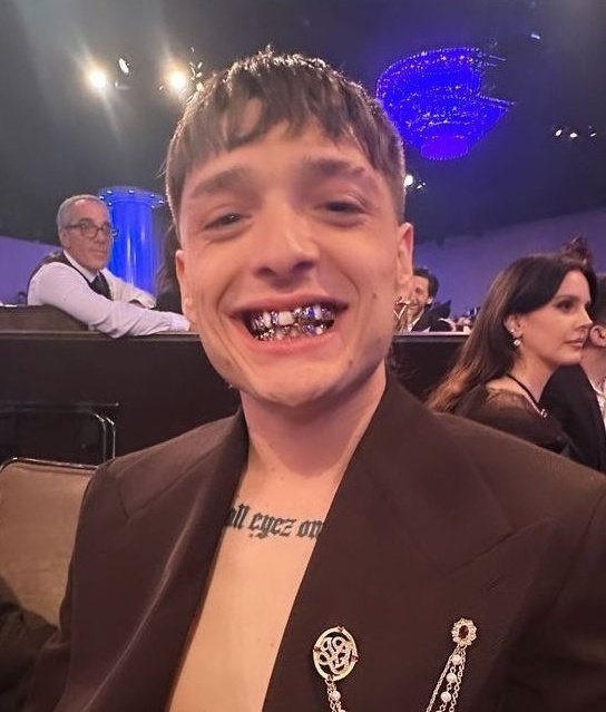 PESO PLUMA IS THE SMARTEST MEXICAN 🧠🇲🇽

→ Hizo cornuda a Nicki Nicole (!!!) (con esa cara (!!!!) 💃🏻👹
→ Es la doble P (Pelotudo a Pedal) 🥴🚴🏻‍♂️
→ Es más feo que nacer mexicano 👶🏻🌮
→ Aprendió de las costumbres rosarinas de Nicki y salió a comer gato 🍽️😼
→ WORLD RECORD: