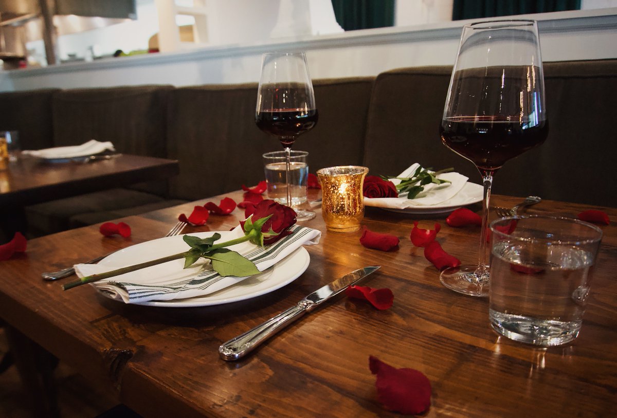 Putting together the final touches for a perfect Valentine’s Day dinner ♡

Hours
MON: Closed
TUE-THU: 11:00am - 9:00pm
FRI: 11:00am - 10:00pm
SAT: 10:30am - 10:00pm
SUN: 10:30am - 9:00pm

#LoveInTheAir #DateNightEats #dinnerfortwo 
#Savoir #SavoirHouston #heightshouston #dinner