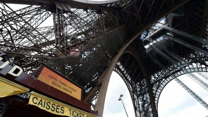 info_Paris_IDF's tweet photo. 🔴 FLASH - #Paris : des syndicats de la Société d’exploitation de la tour #Eiffel (Sete) ont déposé un préavis de grève reconductible à partir du 19 février.

👉 Ils réclament une meilleure gestion #financière du site, parmi les plus visités au monde. (Lp) #DameDeFer https://t.co/Gp0fZGU1xG