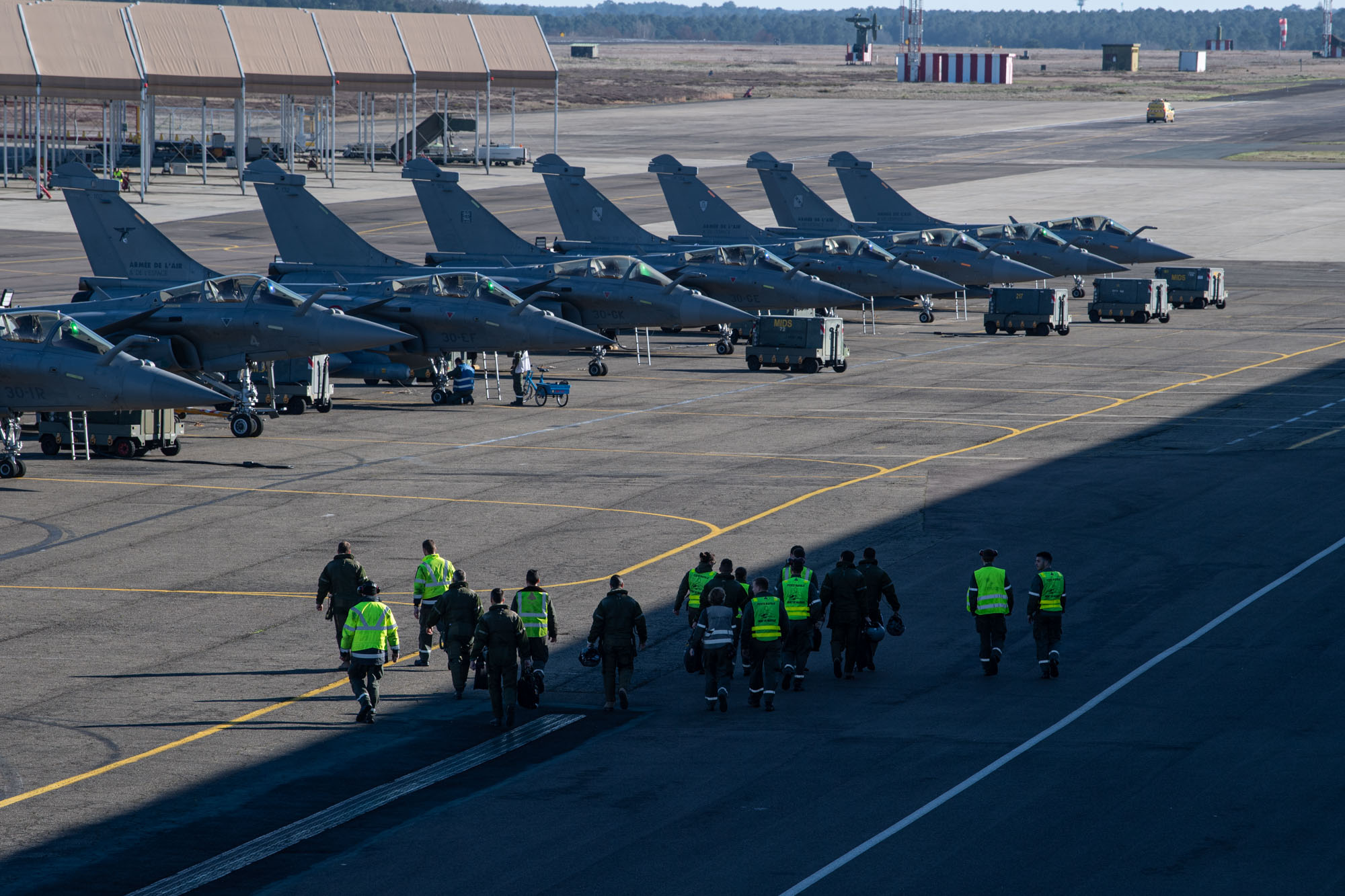 GGPWJS8XgAAGL4R?format=jpg&name=large