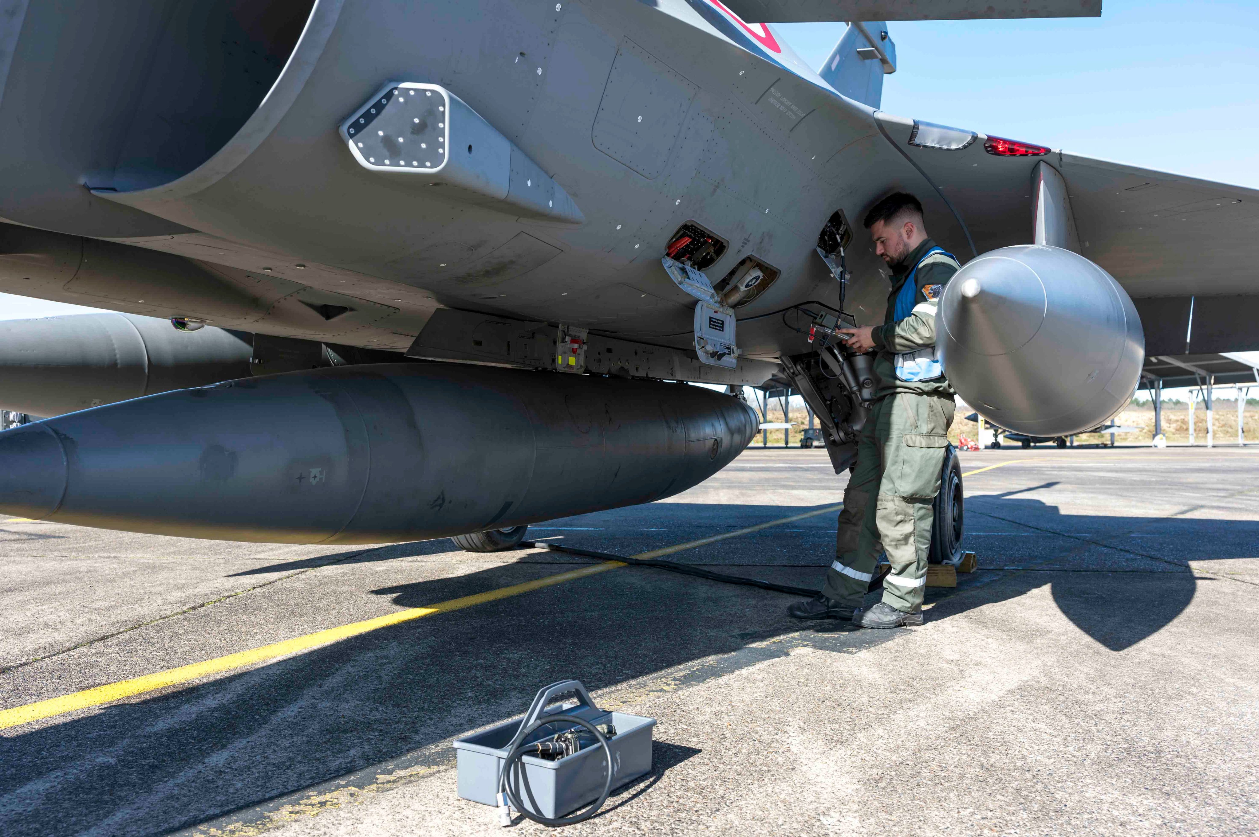 GGPWOtWXgAA0J6C?format=jpg&name=4096x409