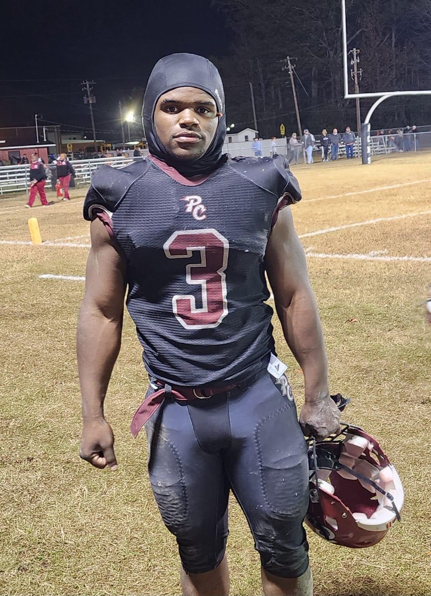 RJCunningham23's tweet photo. 210 RB/Lb 
5’10
gpa 3.5
Pickens County HS 
c/o 24
605 rushing only 74 carries 
139 tck, 3 sck, 30 TFL, 3FF, 64 solo
605 rushing yards 7 tds

@HallTechSports1 @DownSouthFb1 @RecruitGeorgia @duneganjace @QbSenior @ykbeast_ @karipruitt_ @Marcusdent93 https://t.co/SeK0Gg6EeY