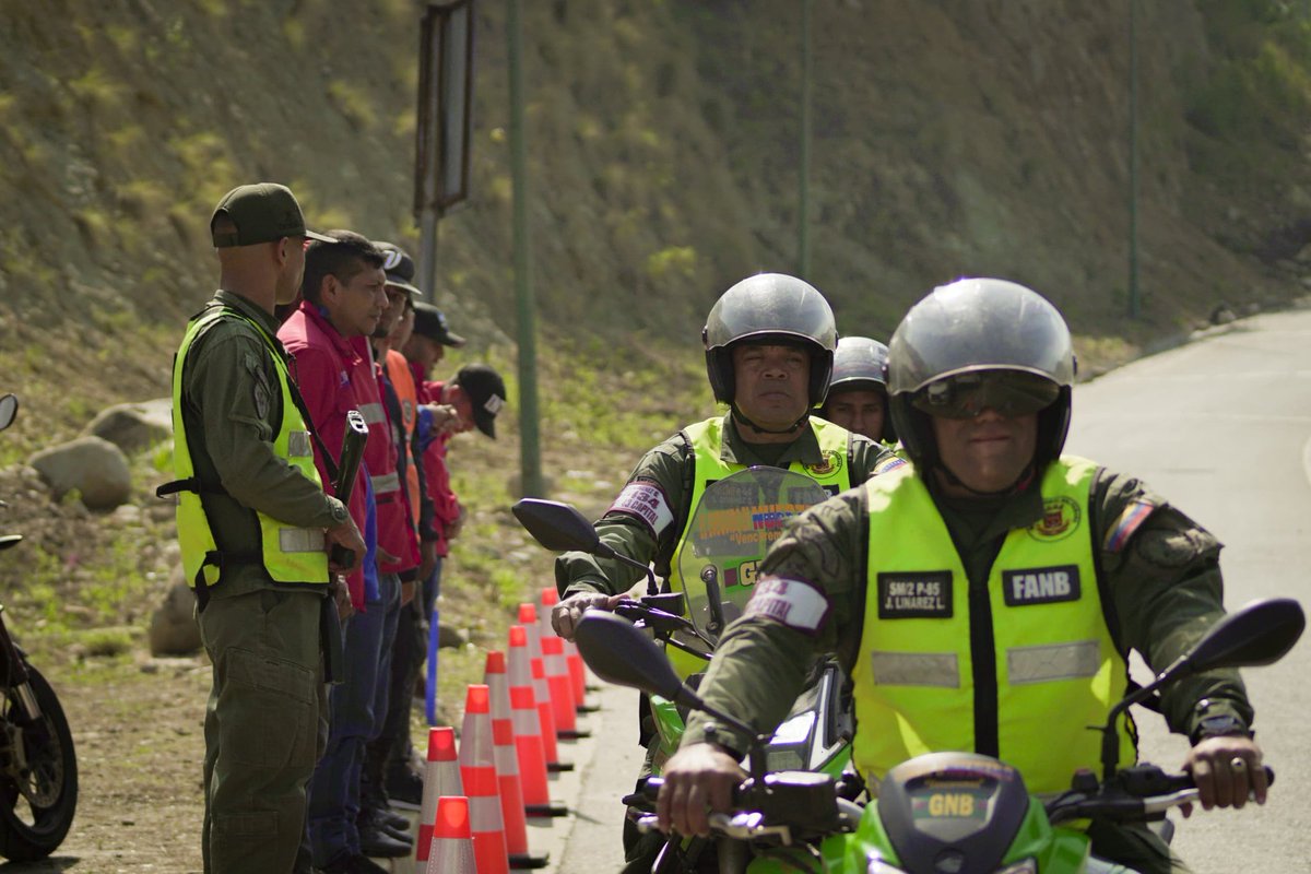 #13FEB || Nuestros órganos de seguridad ciudadana, del Sistema de Gestión de Riesgo y #FANB continúan desplegados en el territorio nacional para resguardar al pueblo venezolano durante su retorno a casa. #CarnavalesFelices2024