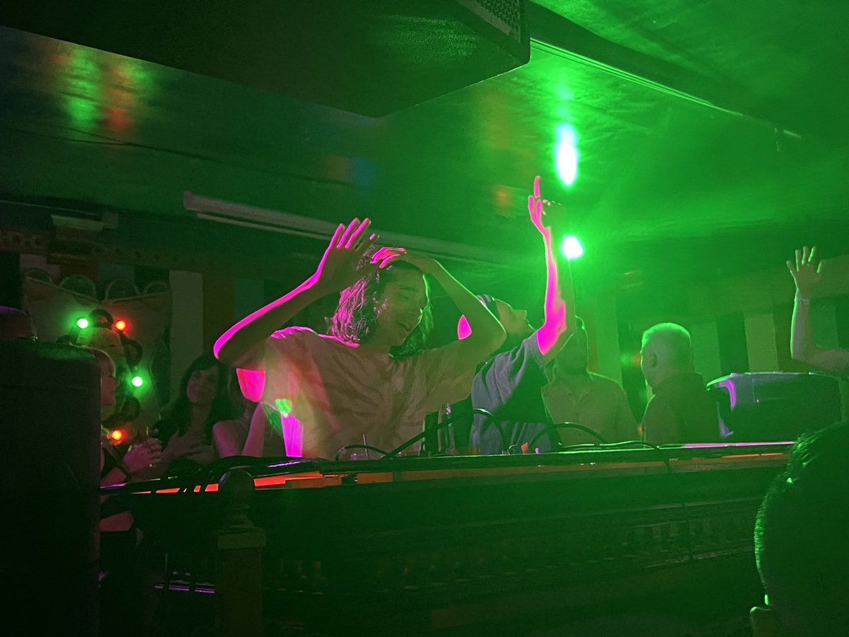 Nicholas Oyzon tweet media