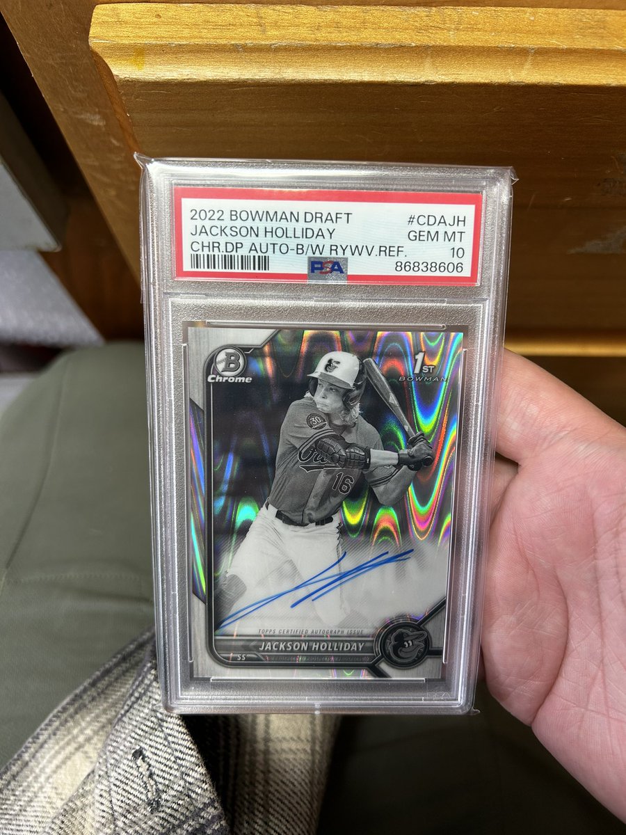 nftylern's tweet photo. What a sigh of relief when I got this card in, and flipped the card to see the grade. WOW!! Pop 7. Jackson Holliday auto estimated print run is 50 https://t.co/lTHUwdr04X