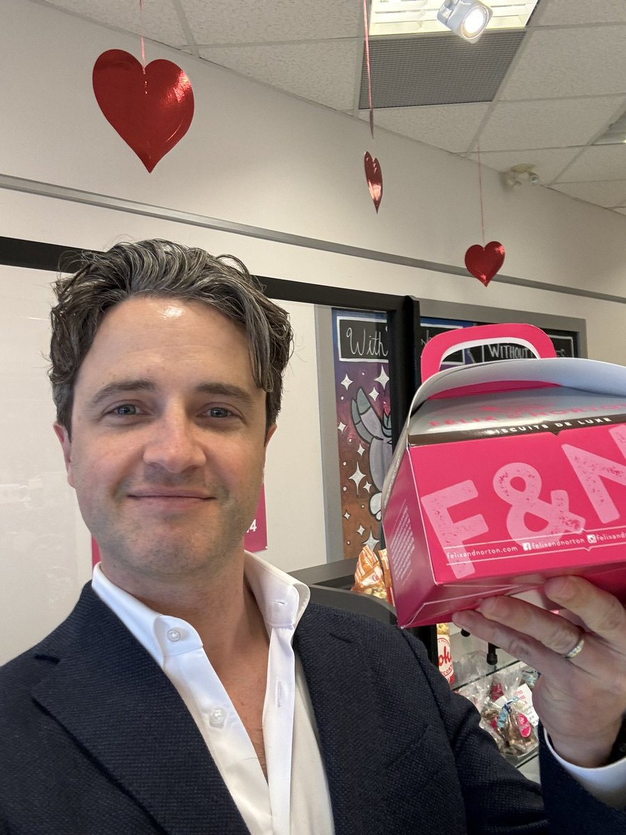 Biscuit <a href="/felixandnorton/">Félix & Norton</a> Cookies! 🫶

(Cc: <a href="/TerryDiMonte/">Terry DiMonte 🇨🇦🇮🇱</a>)