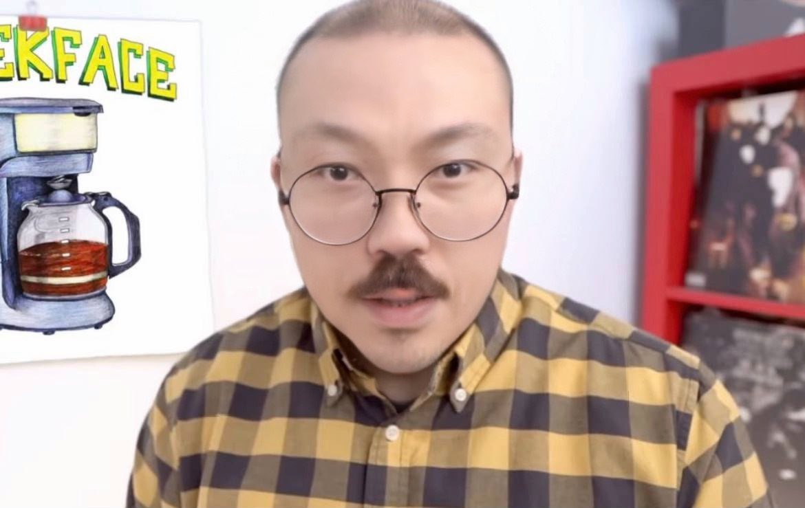 VLONEPREDATOR's tweet photo. here’s what you would look like if you were black or chinese https://t.co/BHLKP6fyGZ
