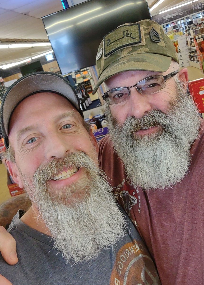 Wooooooo-Yaaaaaaah!
Just bumped into this Fucker in Ottawa,KS.

I was in a liquor store and heard some guy, 'Hey 'Toon Daddy, how you been'?!? 😳
Greene was one of my 4th Platoon troops in Iraq,(2003), haven't seen him in 15 years!
*He was 19, and an absolute Beast with a SAW!